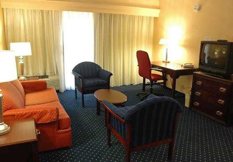 Courtyard Indianapolis Northwest Hotel Bilik gambar