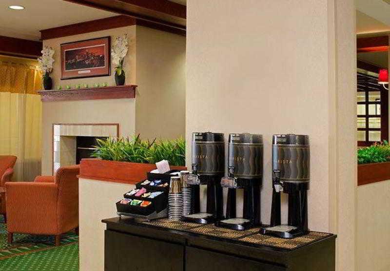 Courtyard Indianapolis Northwest Hotel Restoran gambar